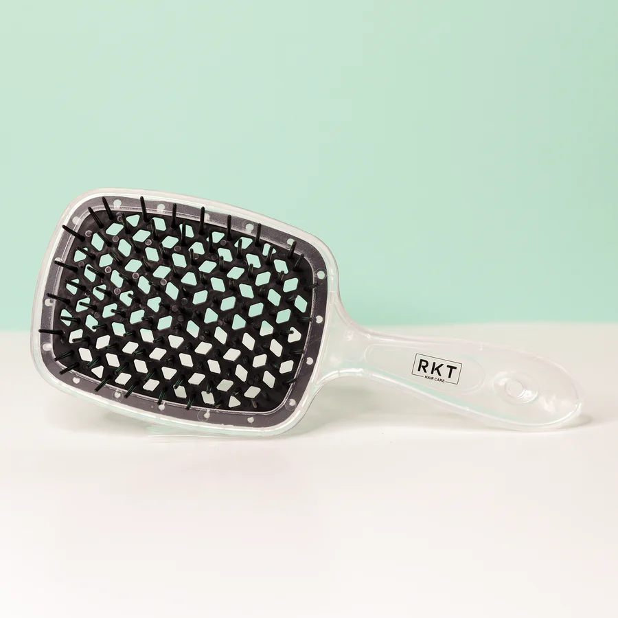 Black-Brush-Side-Edit-EN7A7747_900x